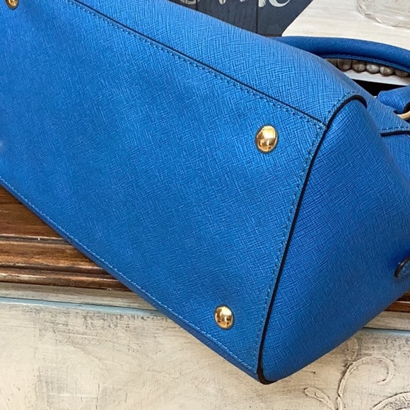 Michael Kors Large Saffino Bag - Picture 9 of 16